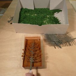 HEKI Kittler Fichtenbausatz